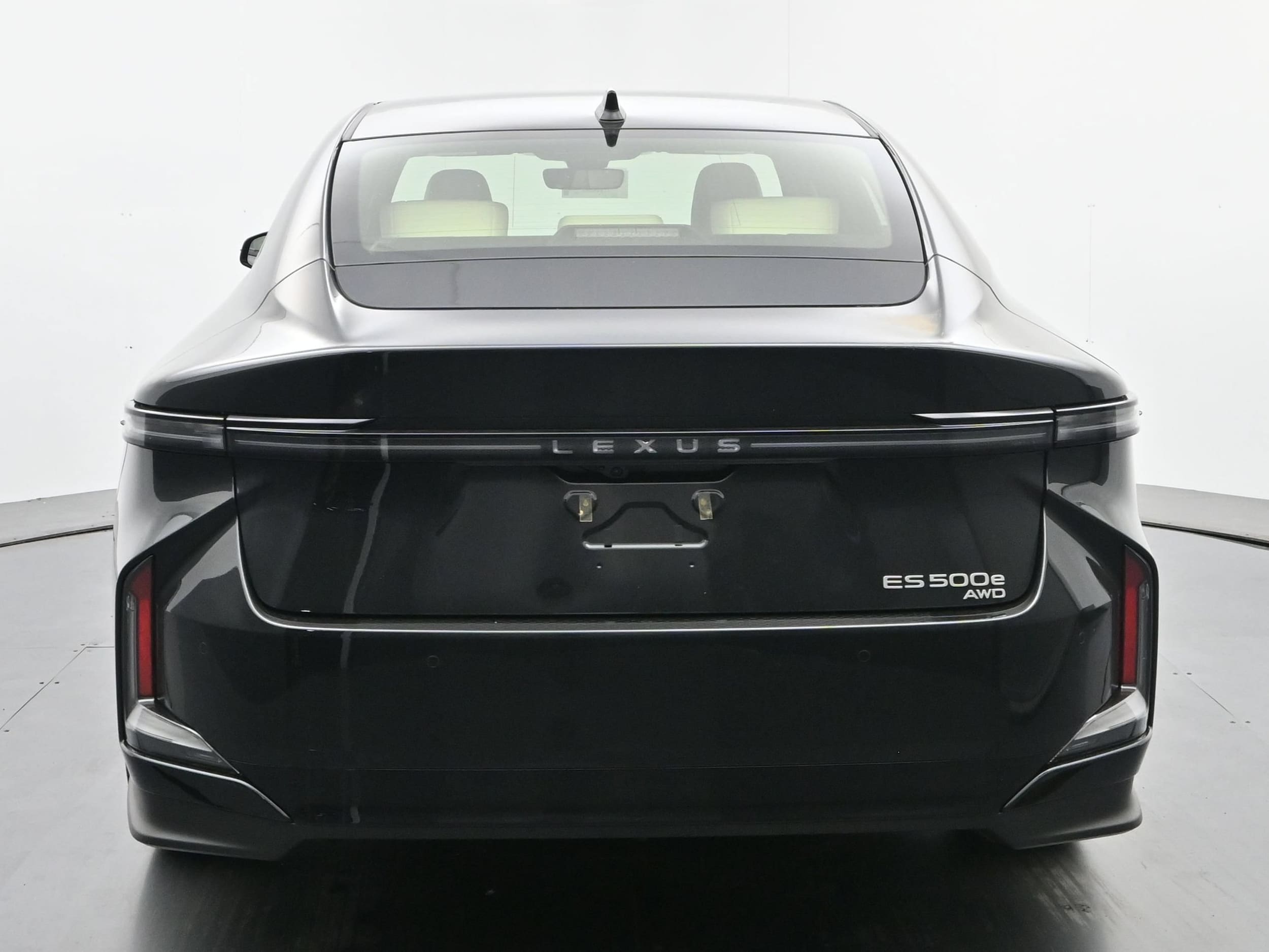 2026 Lexus ESe 4
