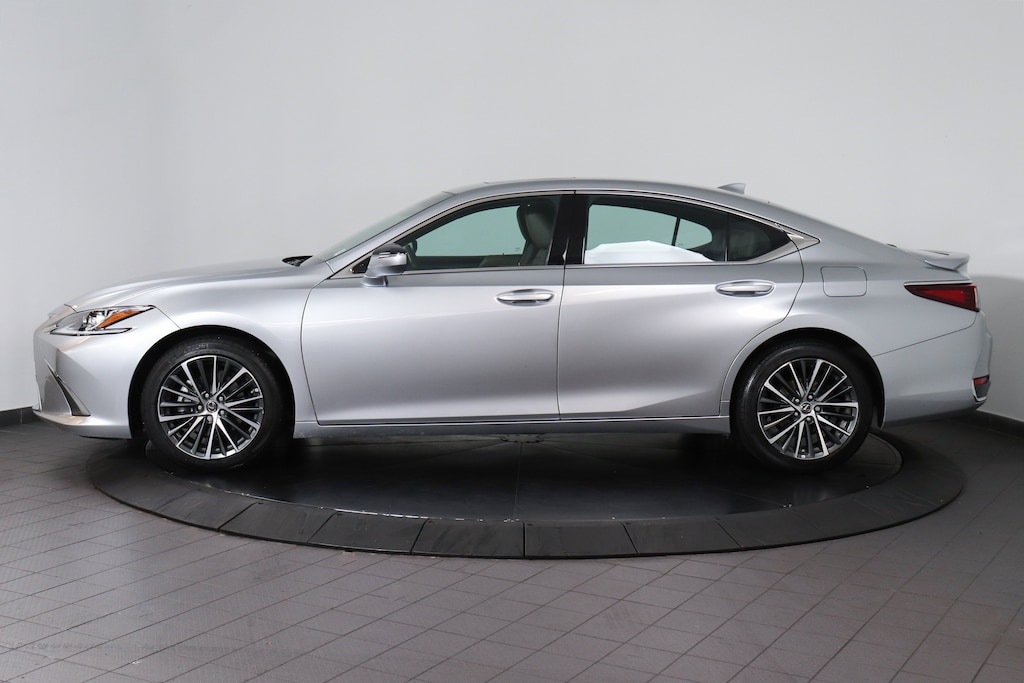 Used 2022 Lexus ES 250