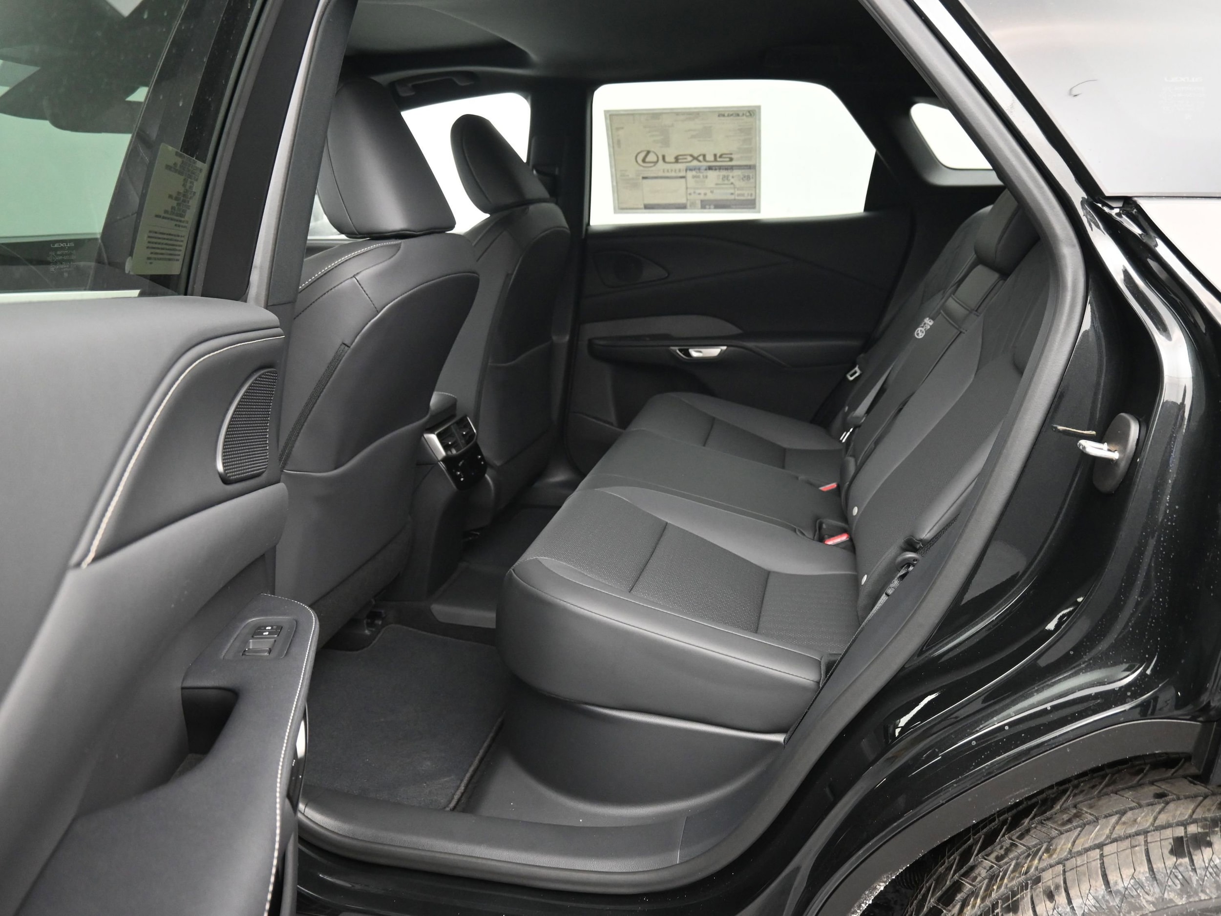 2026 Lexus RX 450h+ Premium - Photo 10