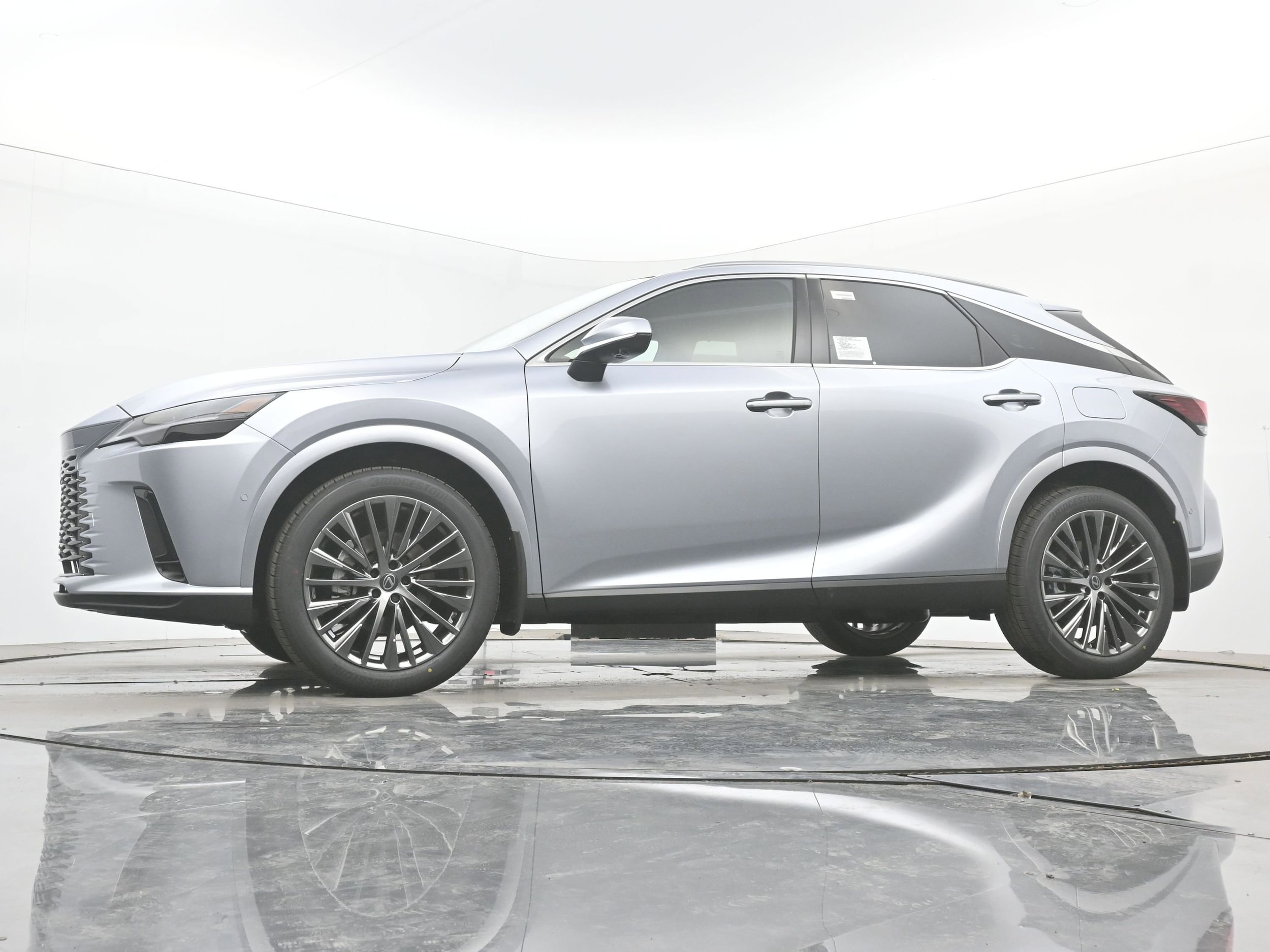 2026 Lexus RX 450h+ Luxury - Photo 16