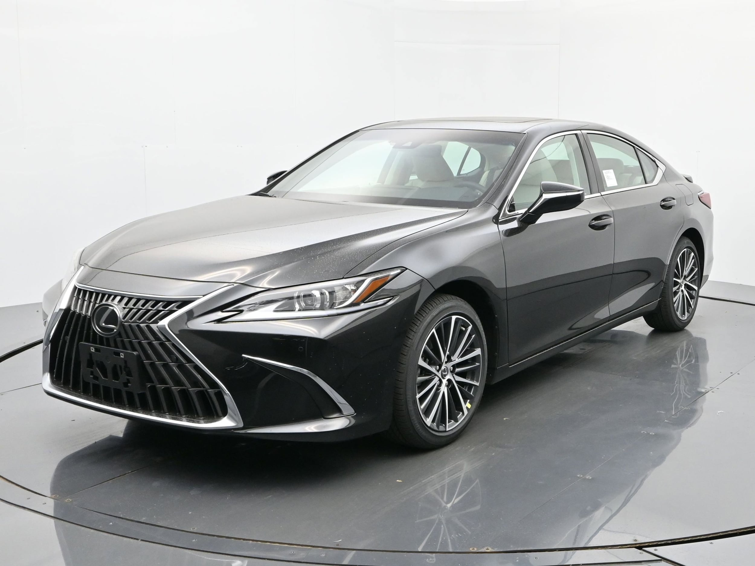 2025 Lexus ES 350's photo