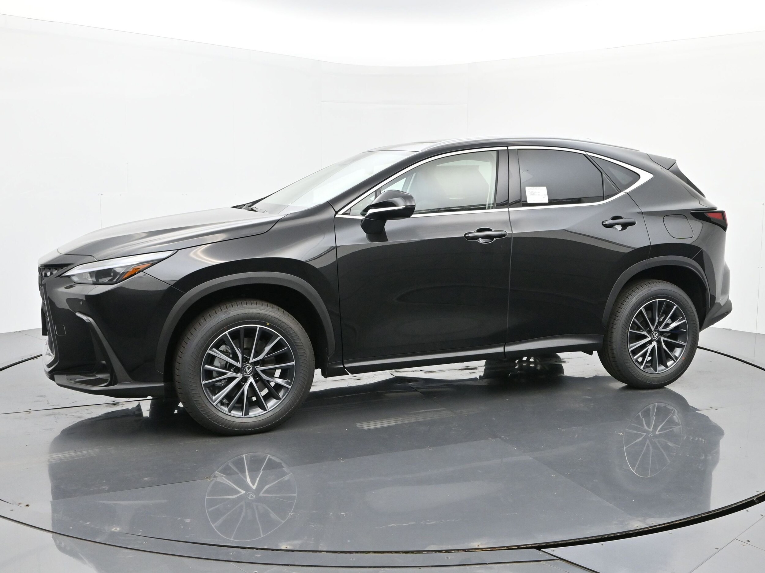 2025 Lexus NX 350 Premium AWD photo 2