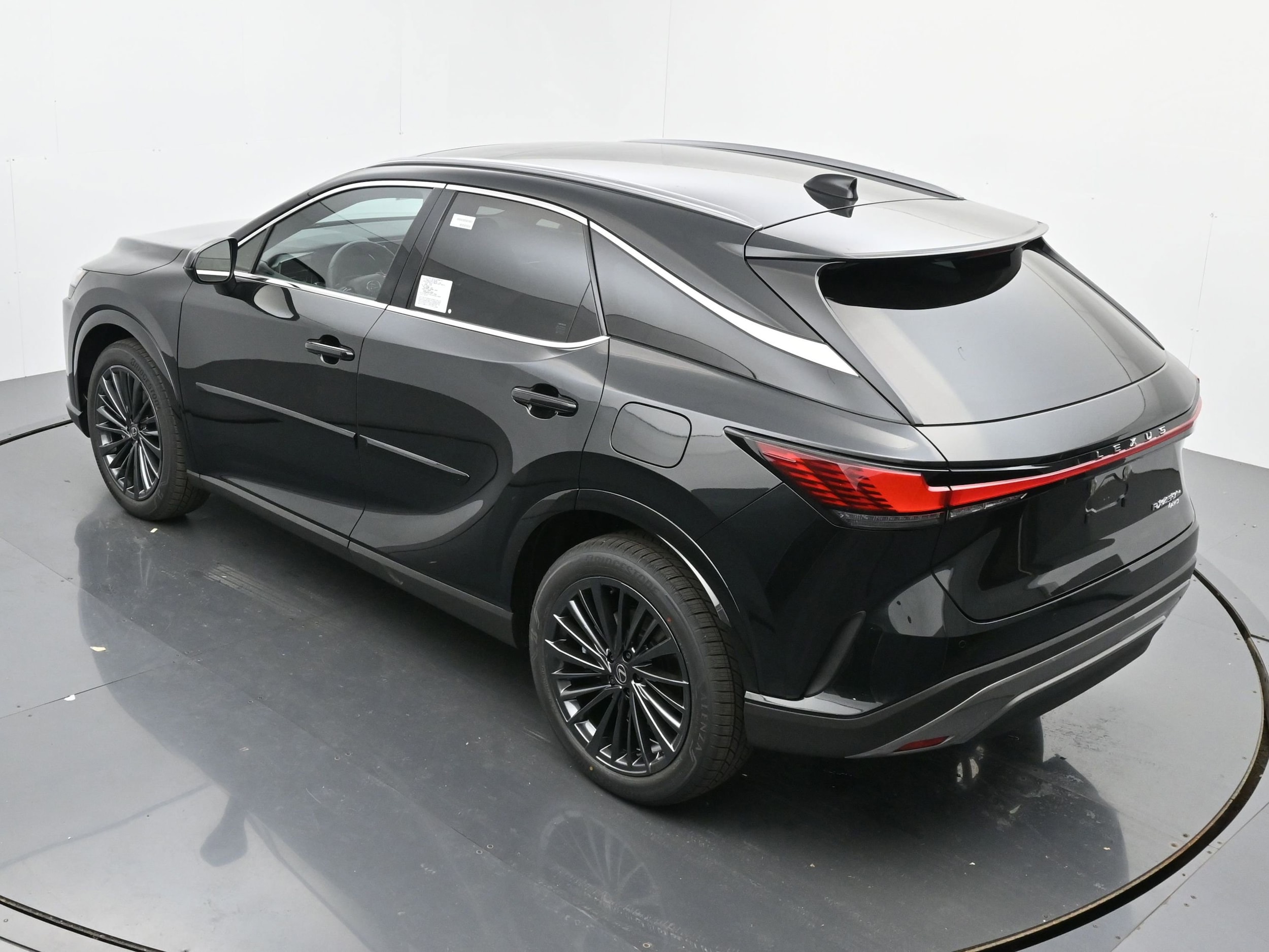 2026 Lexus RX 450h+ Premium - Photo 25