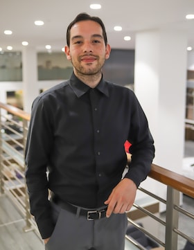 Staff member Jonathan Cardona from ID_8cdd195e9cb8