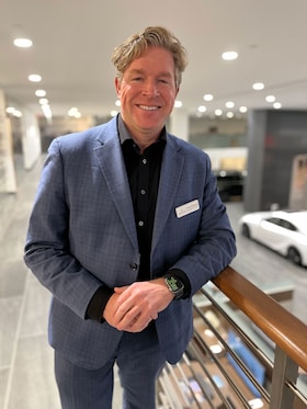 Staff member Thomas Stewart from ID_8cdd195e9cb8