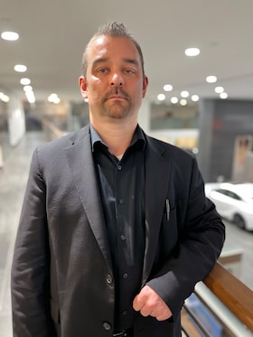 Staff member Gregory Diebold from ID_8cdd195e9cb8