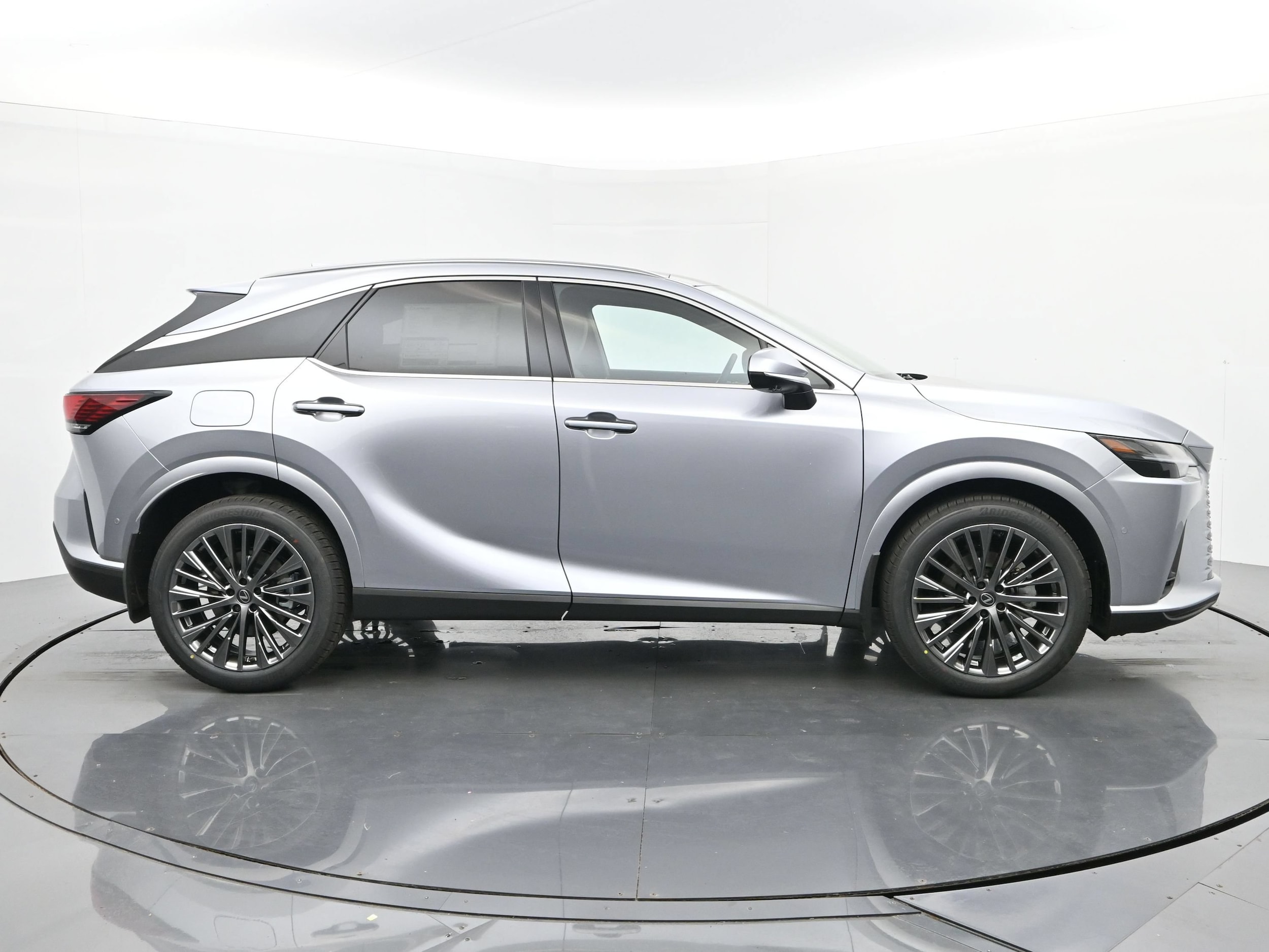 2026 Lexus RX 450h+ Luxury - Photo 6