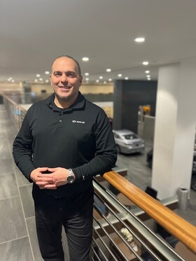 Staff member Vito Perremuto from ID_f0faf3bd4224