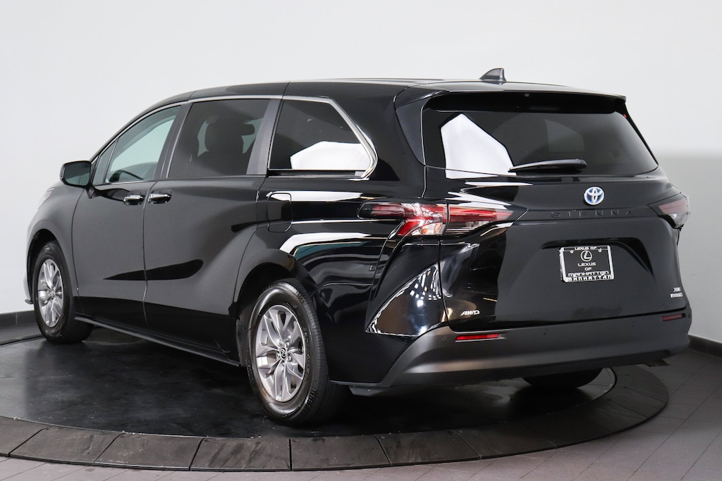 Used 2023 Toyota Sienna XLE