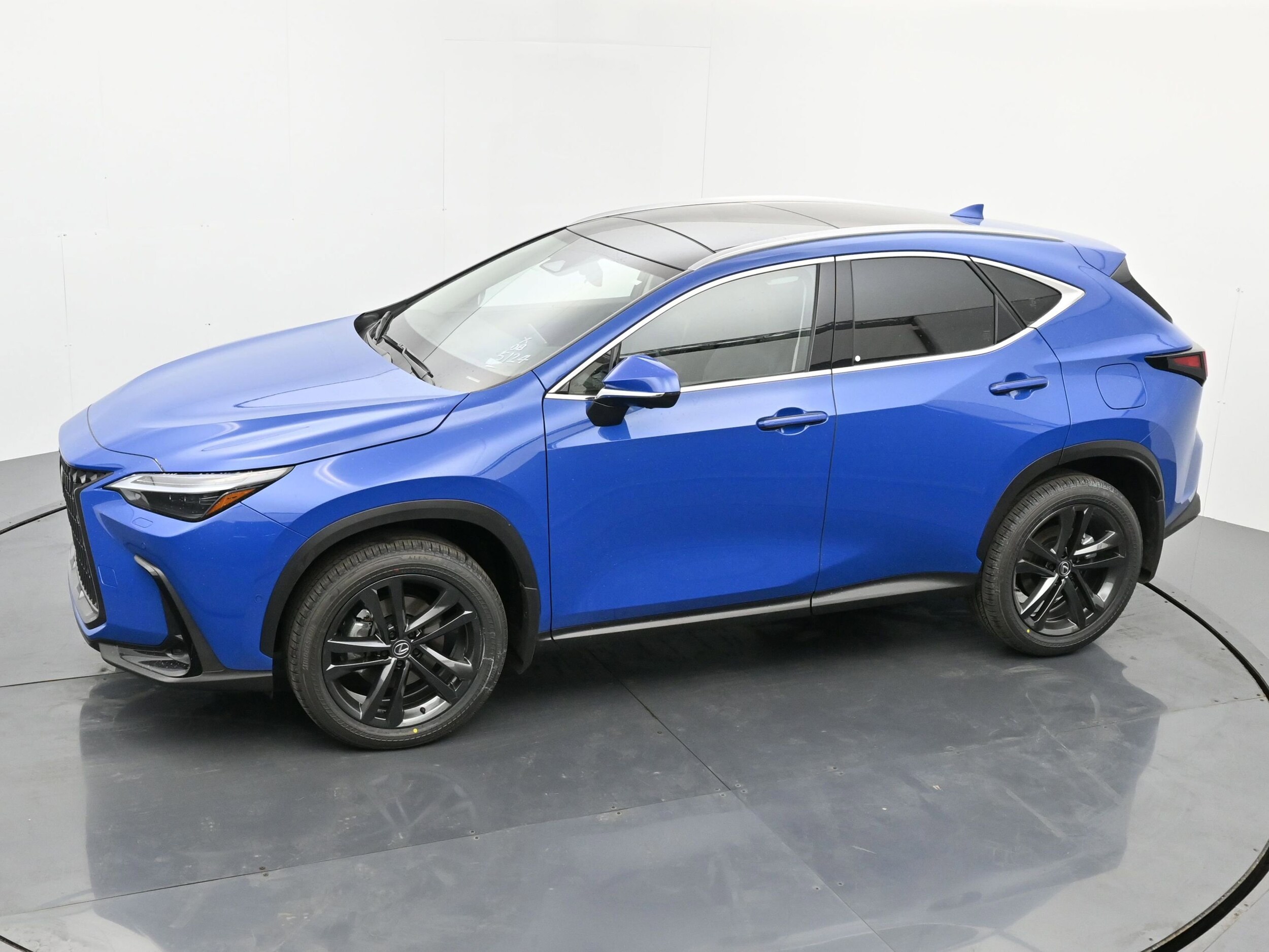 2025 Lexus NX - Photo 24