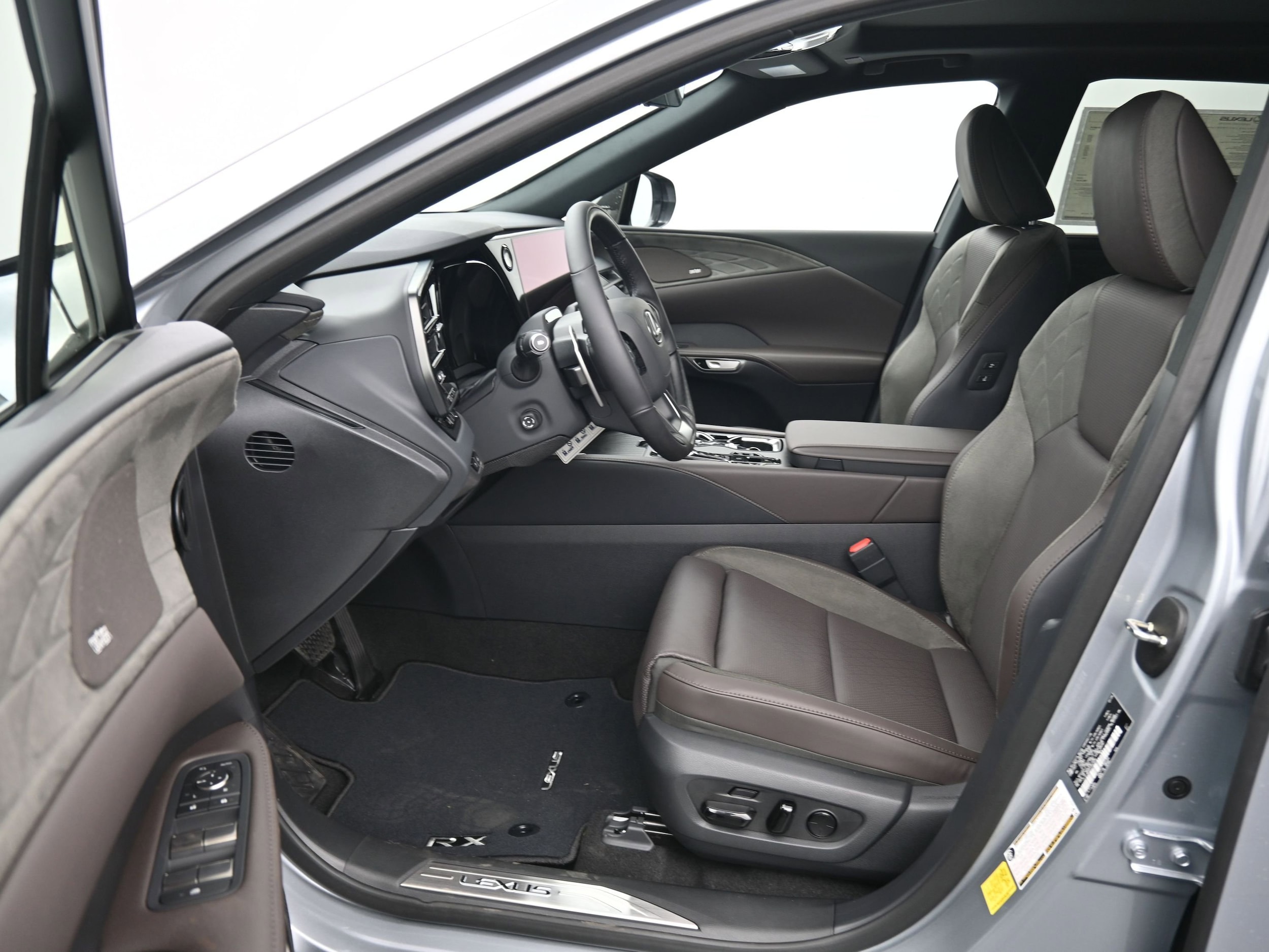 2026 Lexus RX 450h+ Luxury - Photo 11