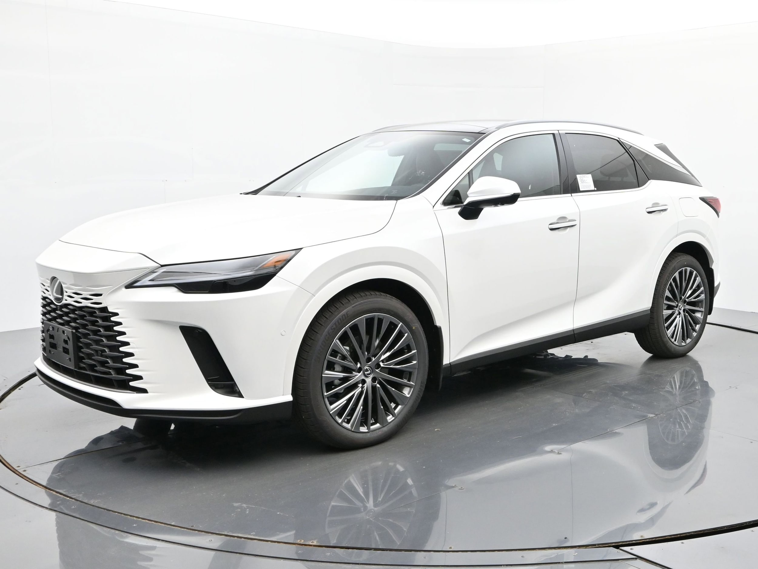 2025 Lexus RX PHEV 450h+'s photo