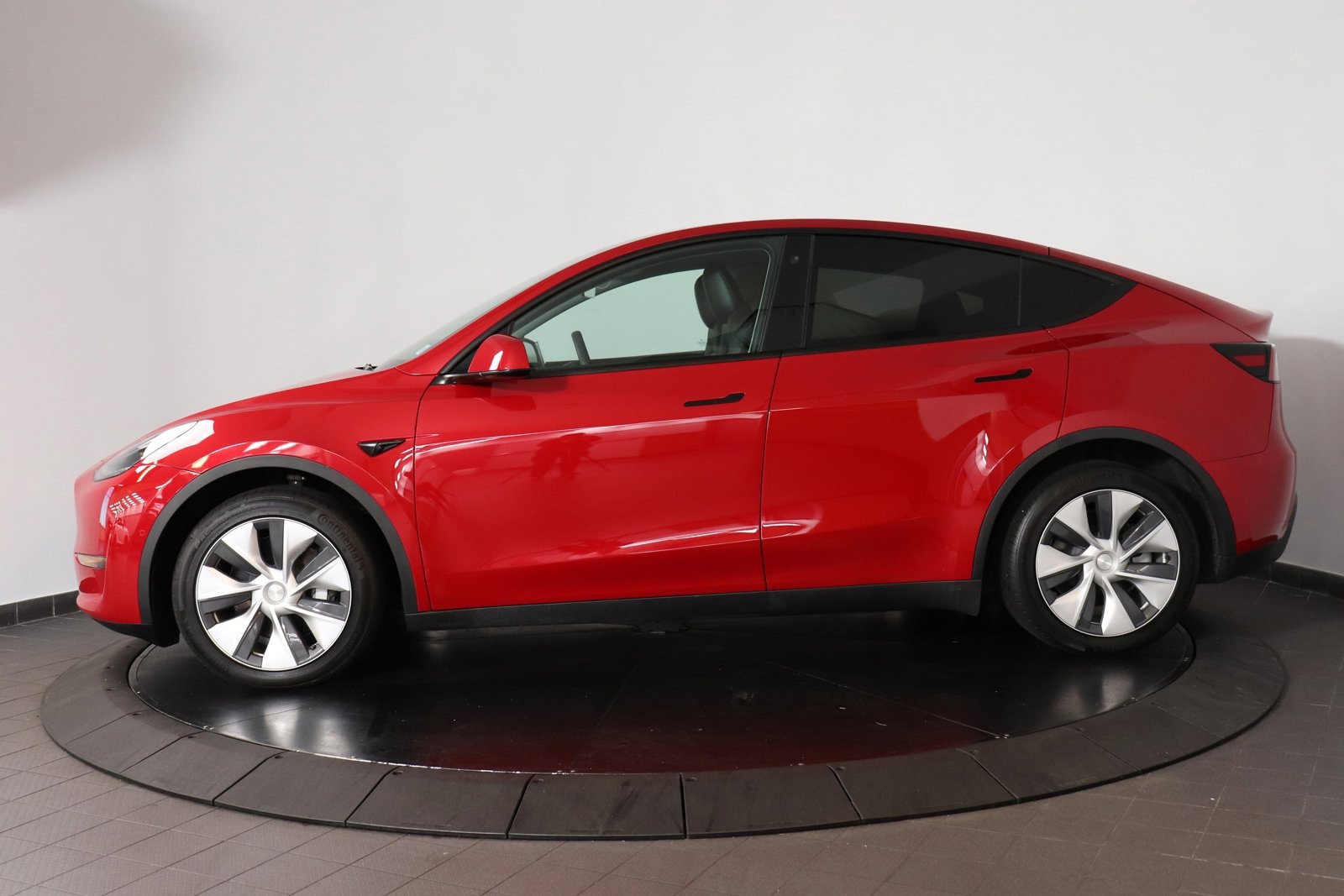 Used 2022 Tesla Model Y Long Range with VIN 7SAYGDEEXNF455170 for sale in New York, NY