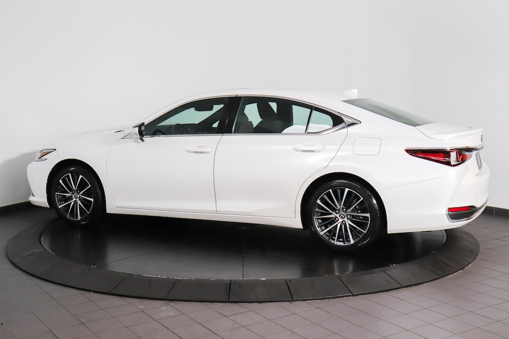 Used 2024 Lexus ES 300h