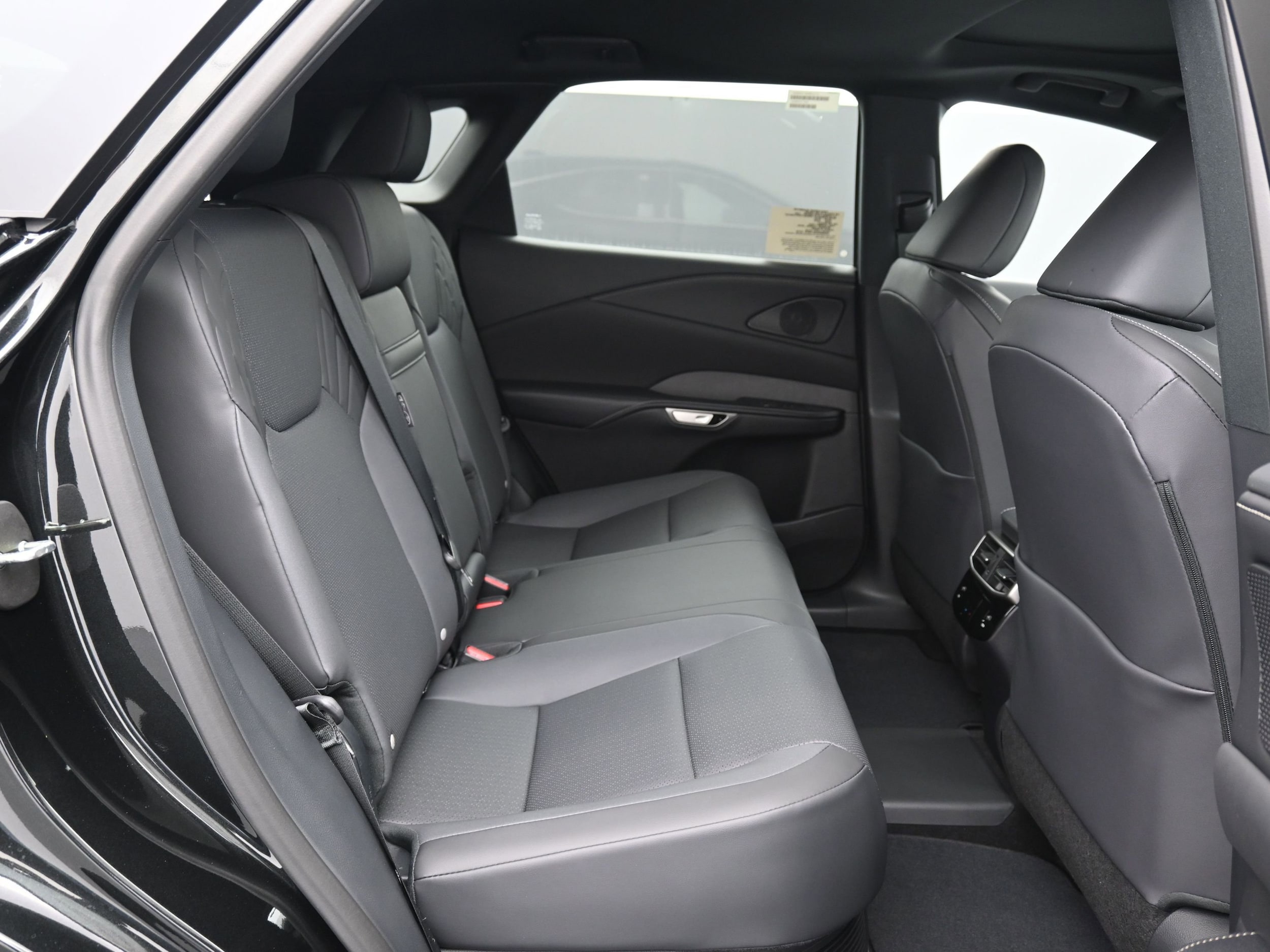 2026 Lexus RX 450h+ Premium - Photo 12