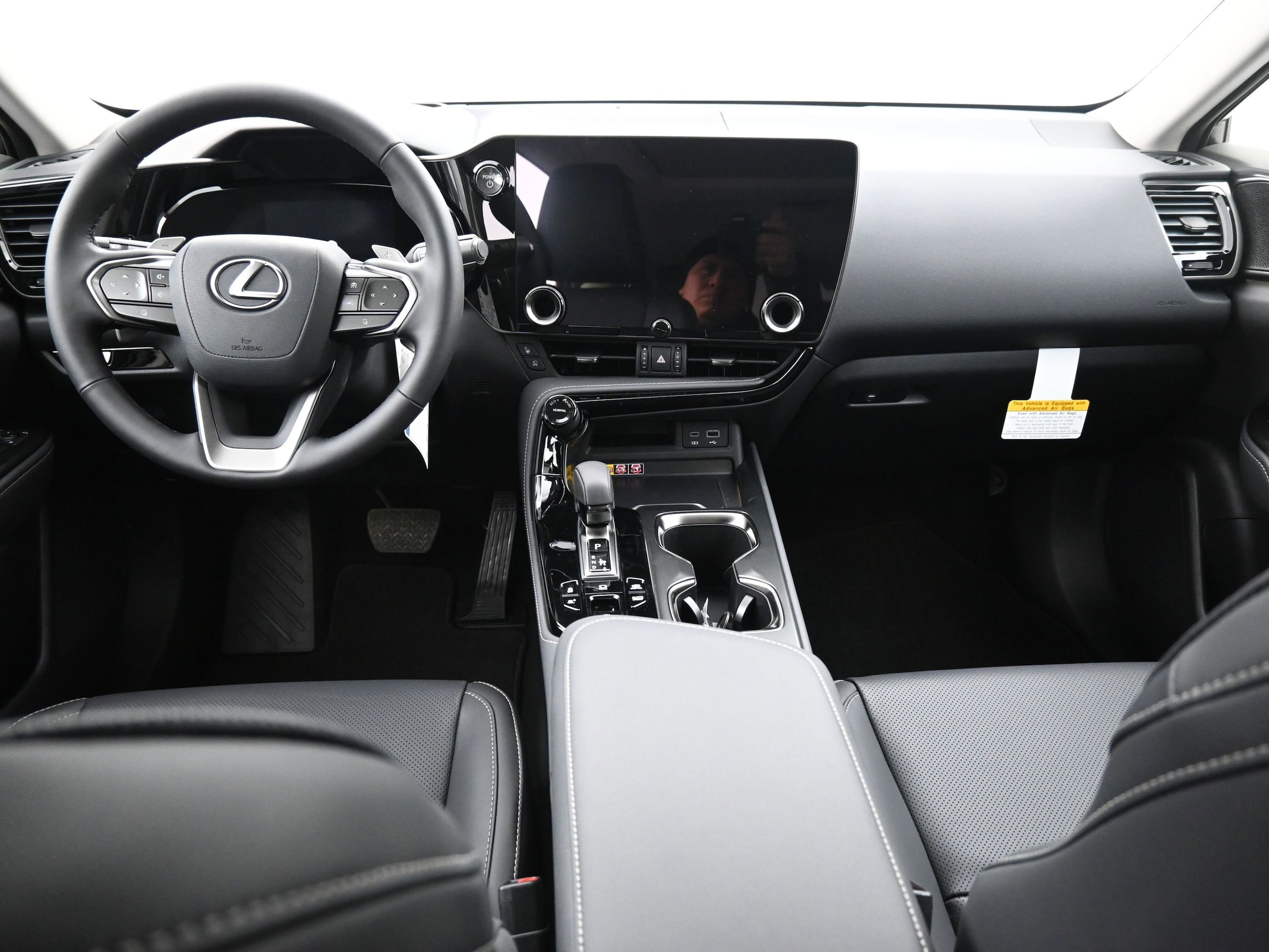 2025 Lexus NX - Photo 10