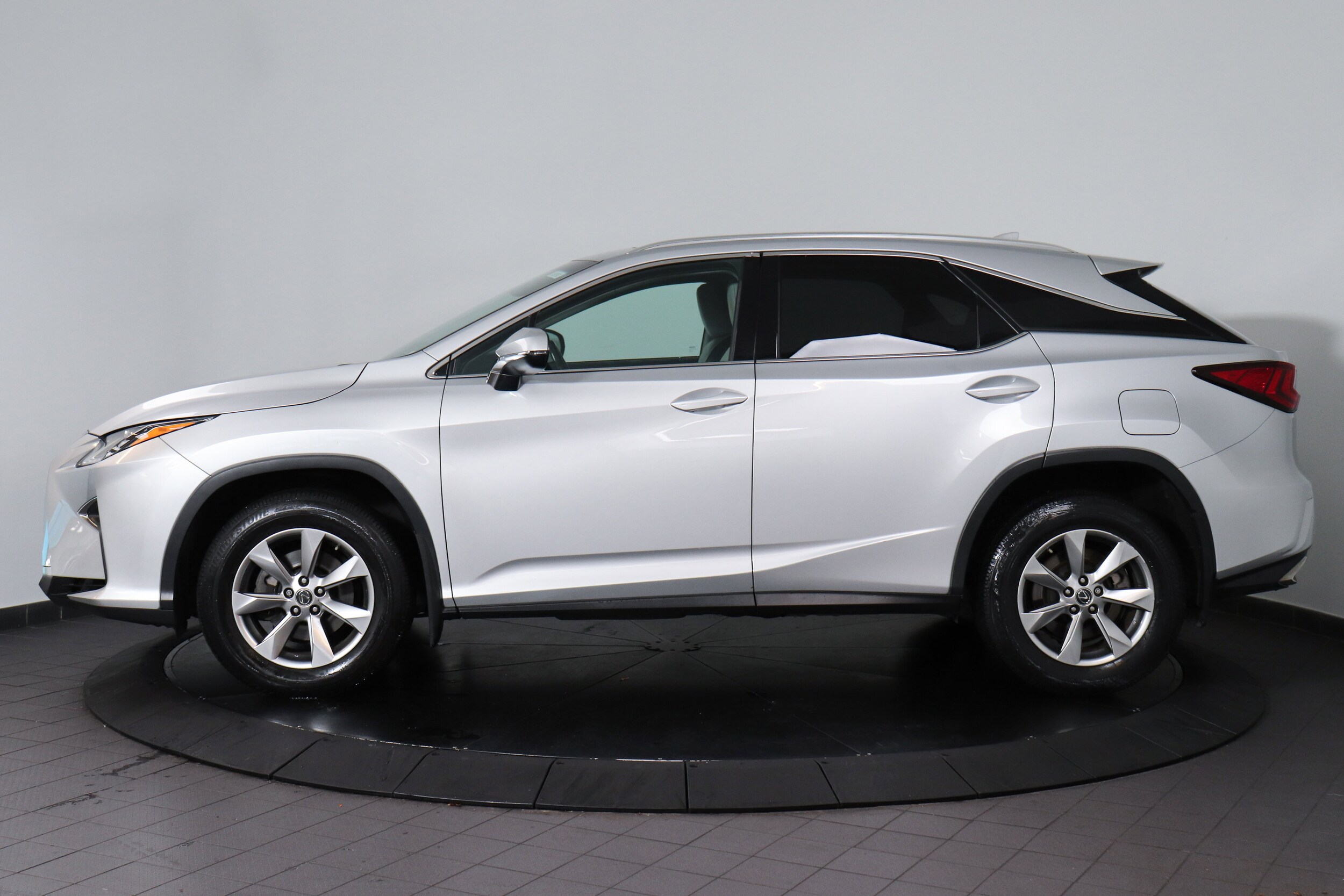 2019 Lexus RX 350 photo 2