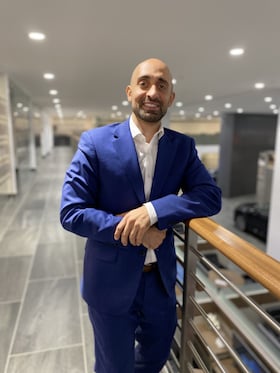 Staff member Francesco S. Cefalu from ID_8cdd195e9cb8