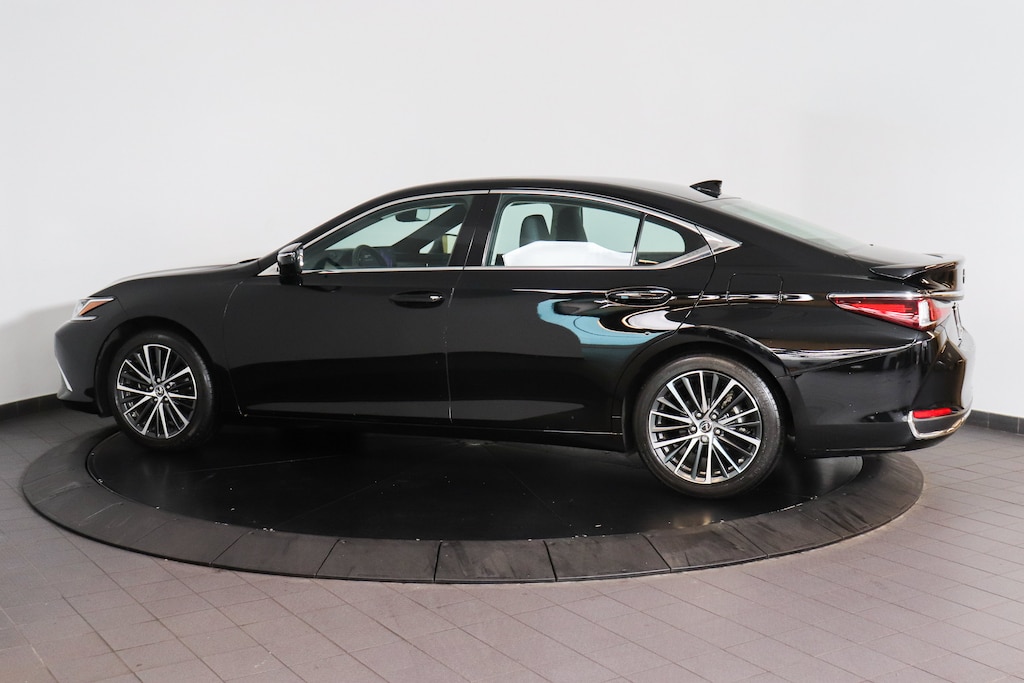 Used 2023 Lexus ES 300h