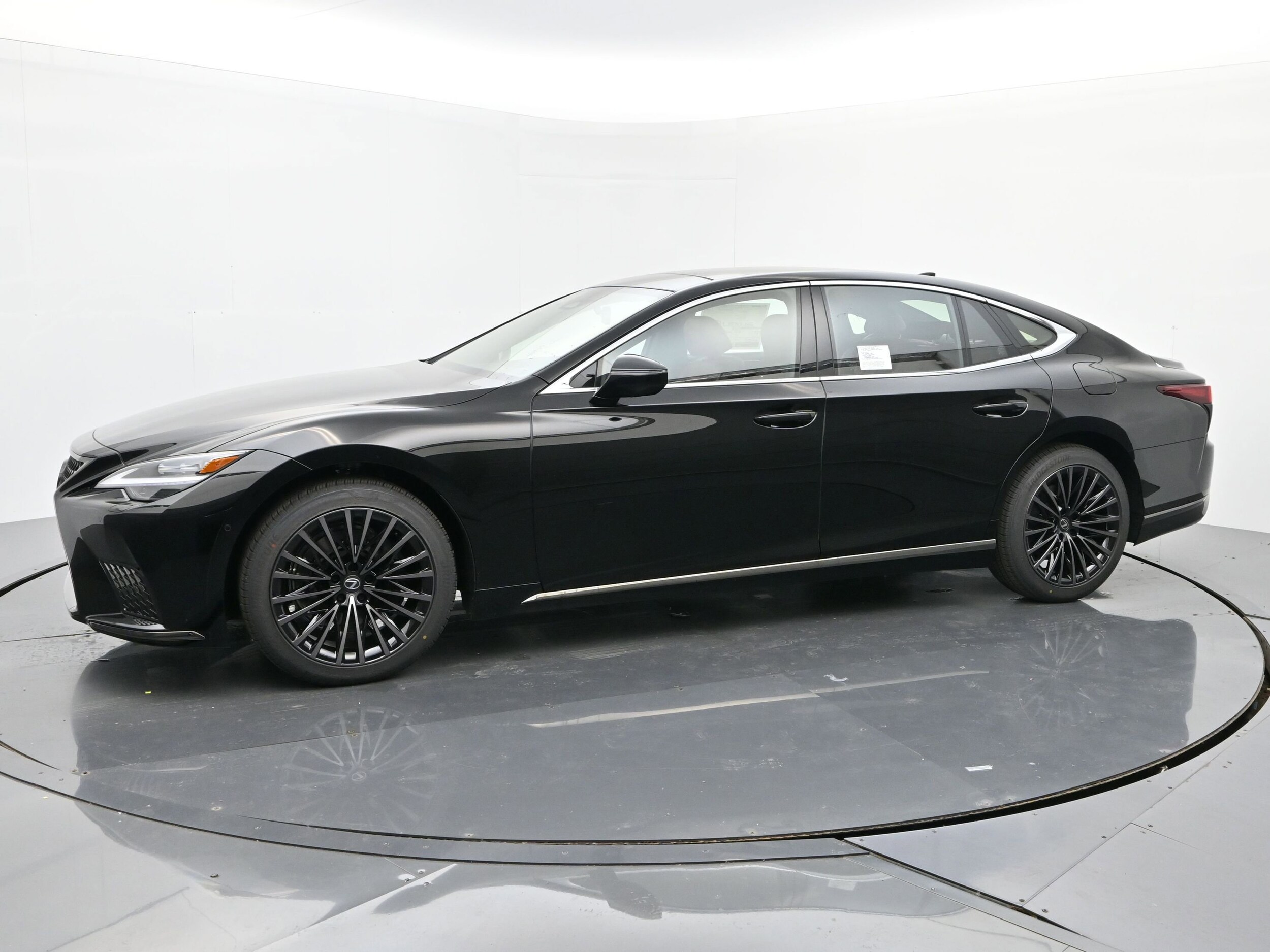 2026 Lexus LS 500 photo 2