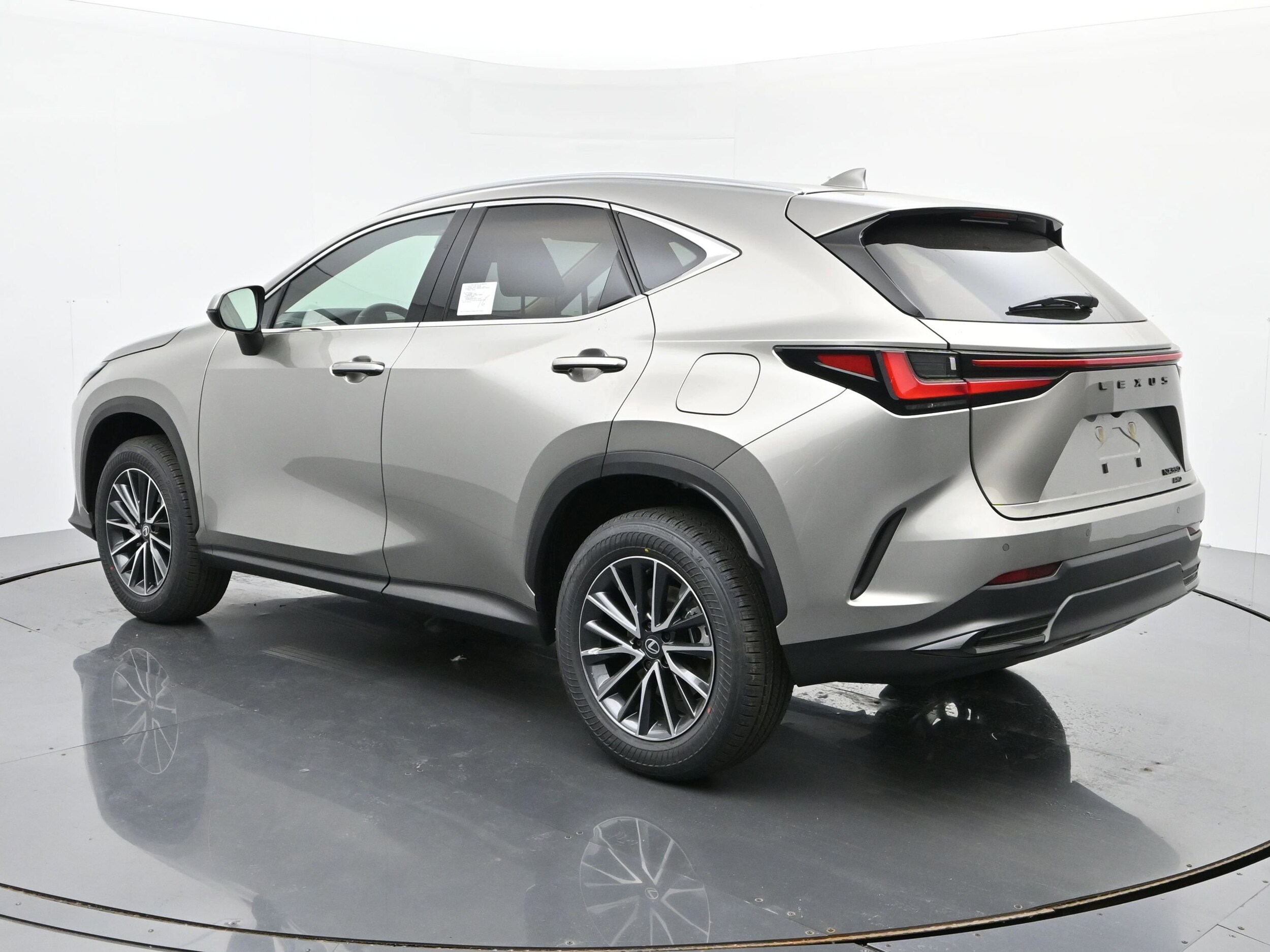 2026 Lexus NX 350 photo 3
