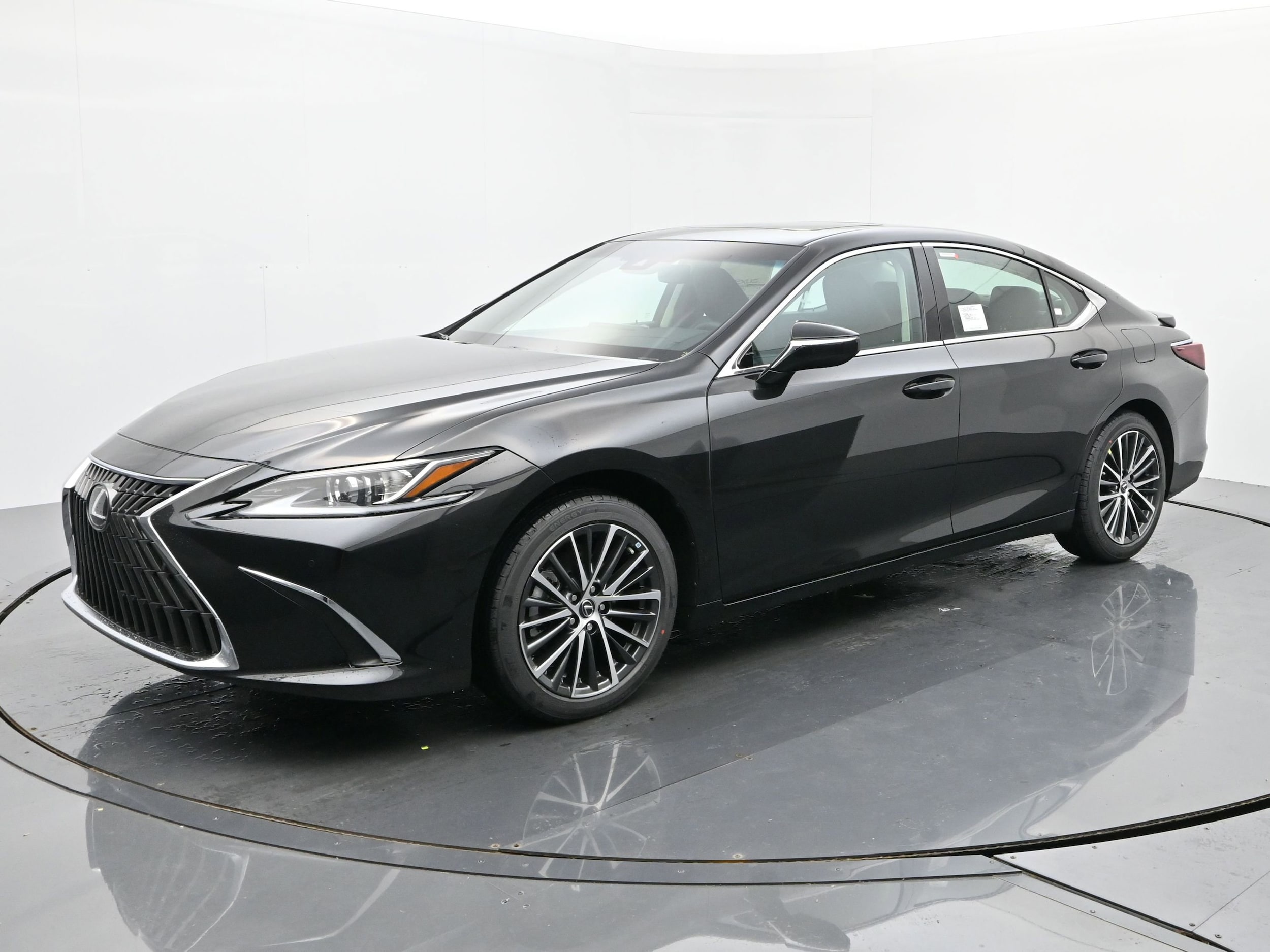 2025 Lexus ES 350's photo