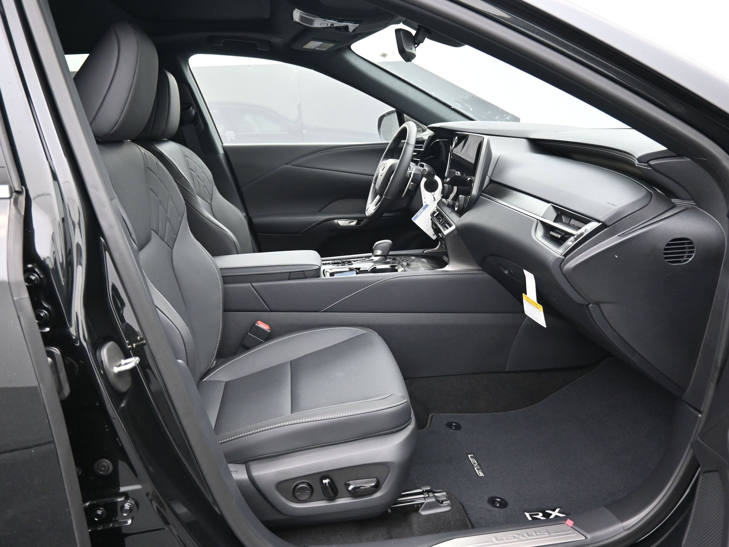 2026 Lexus RX 450h+ Premium - Photo 13