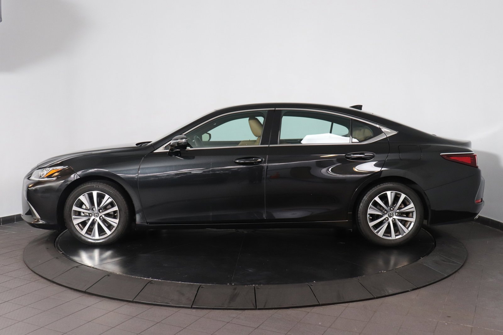 Used 2021 Lexus ES 350 with VIN 58ADZ1B17MU093914 for sale in New York, NY