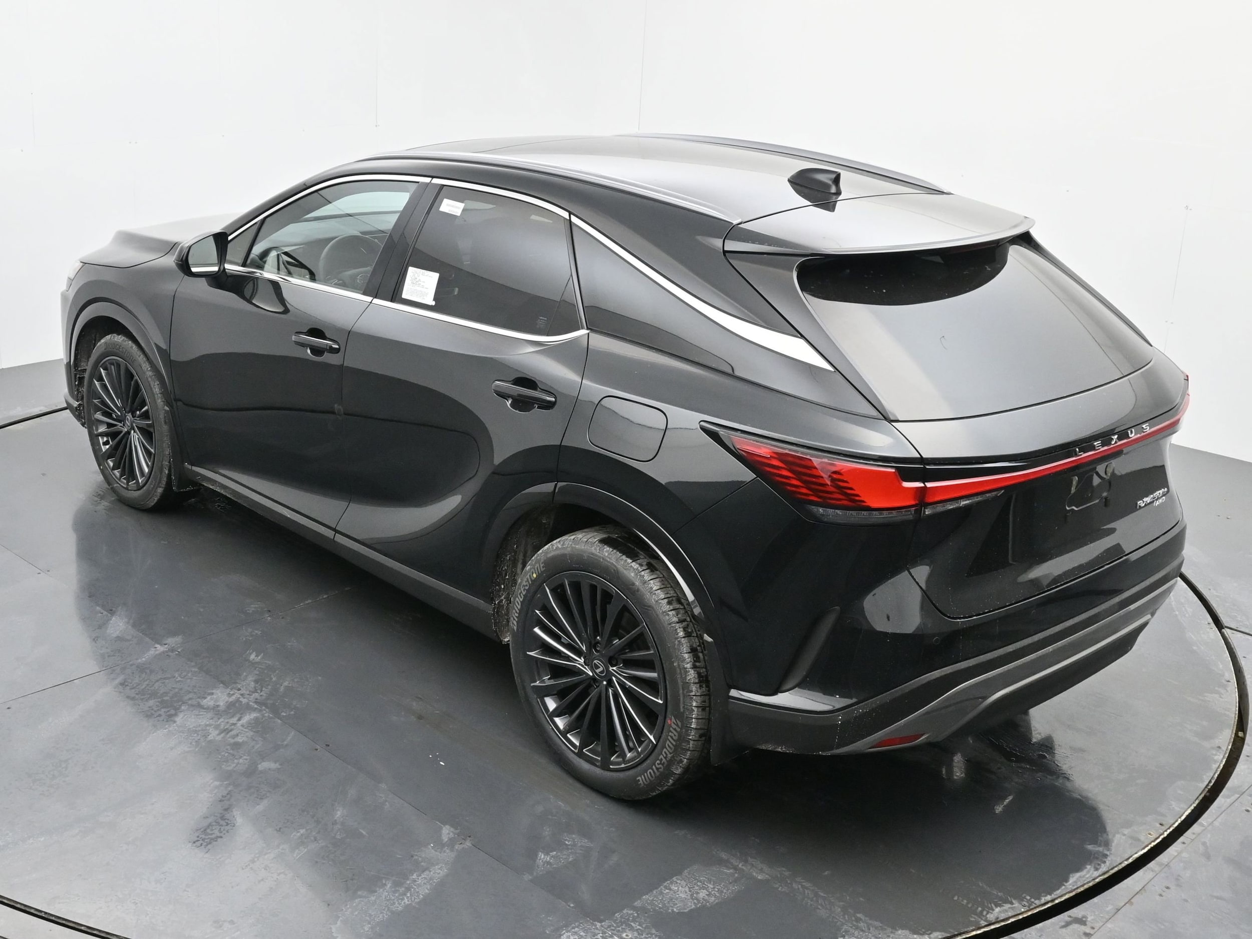 2026 Lexus RX 450h+ Premium - Photo 25
