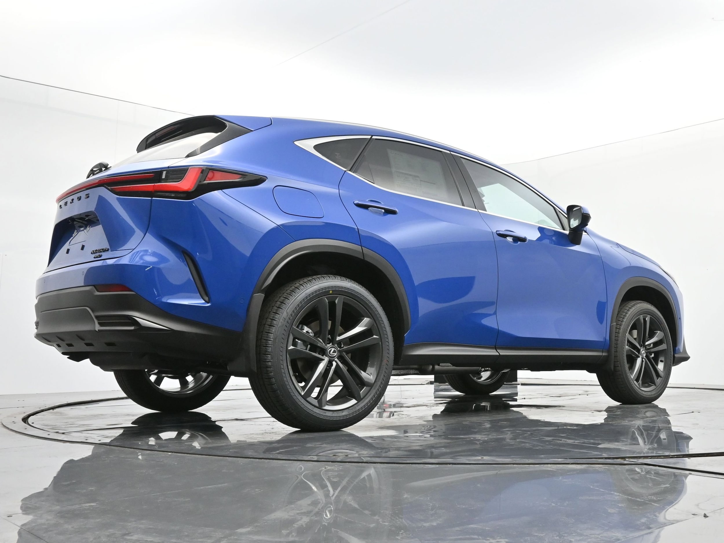 2025 Lexus NX - Photo 19