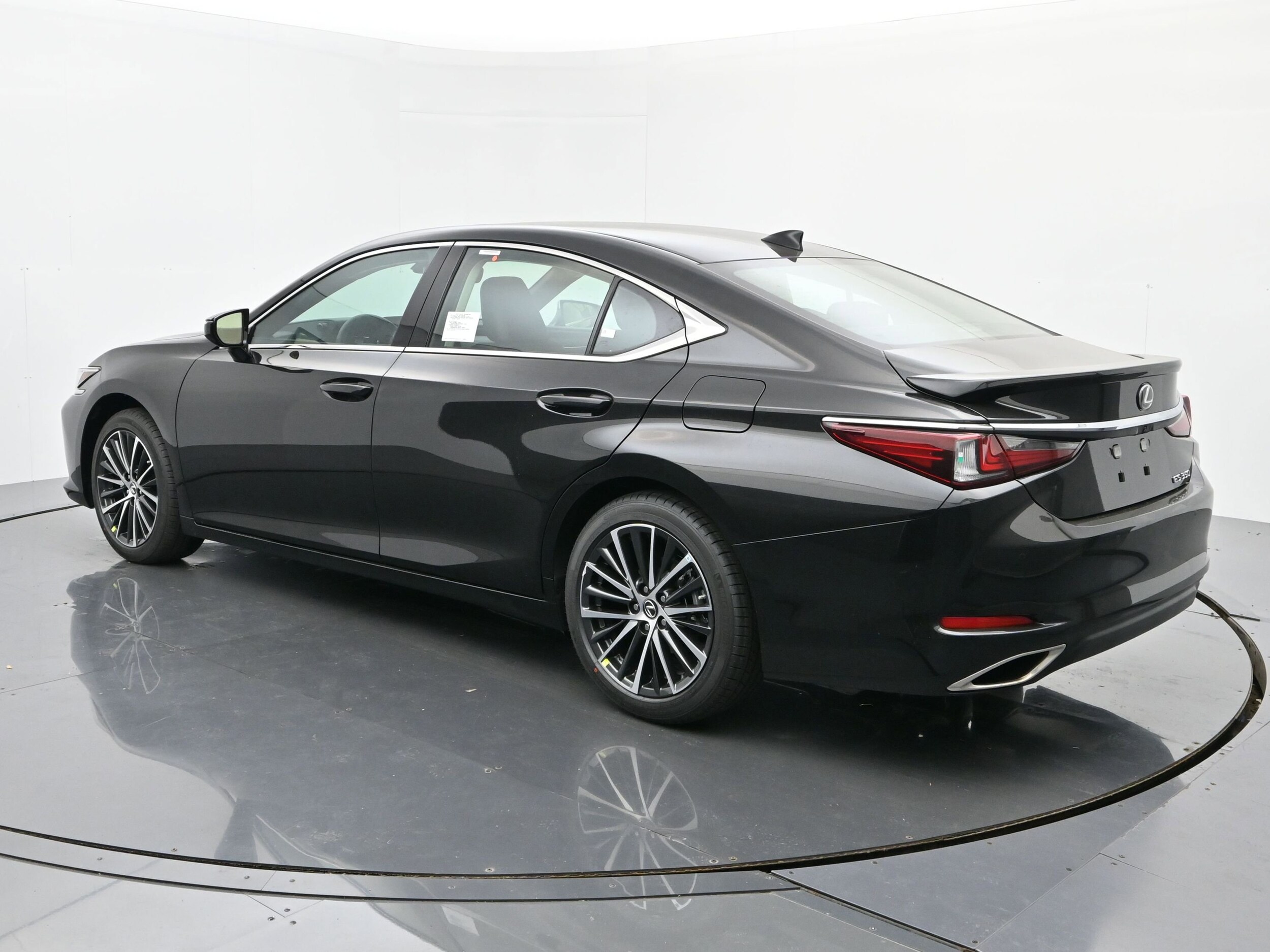 2025 Lexus ES 350 photo 3