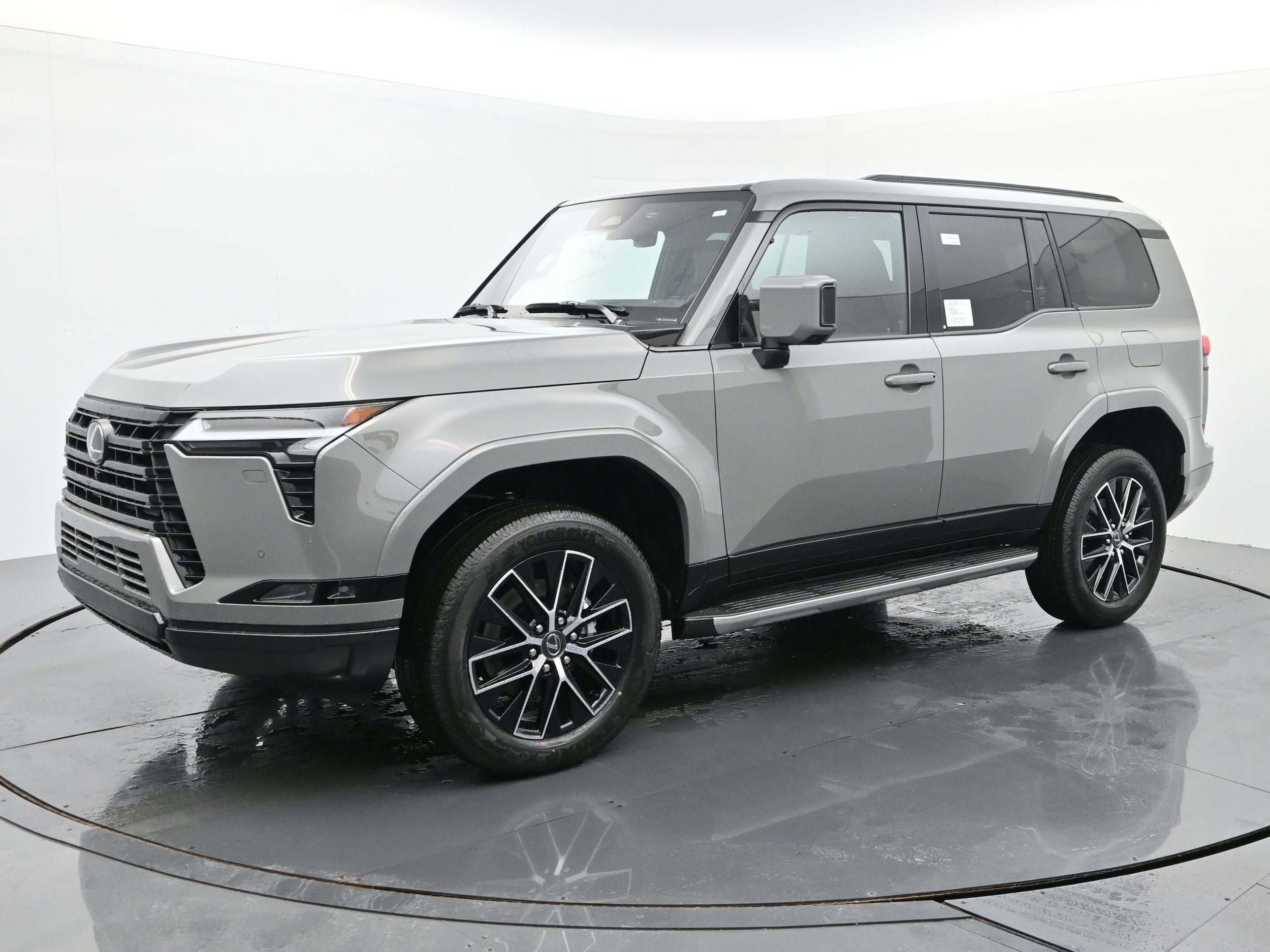 2025 Lexus GX Premium's photo