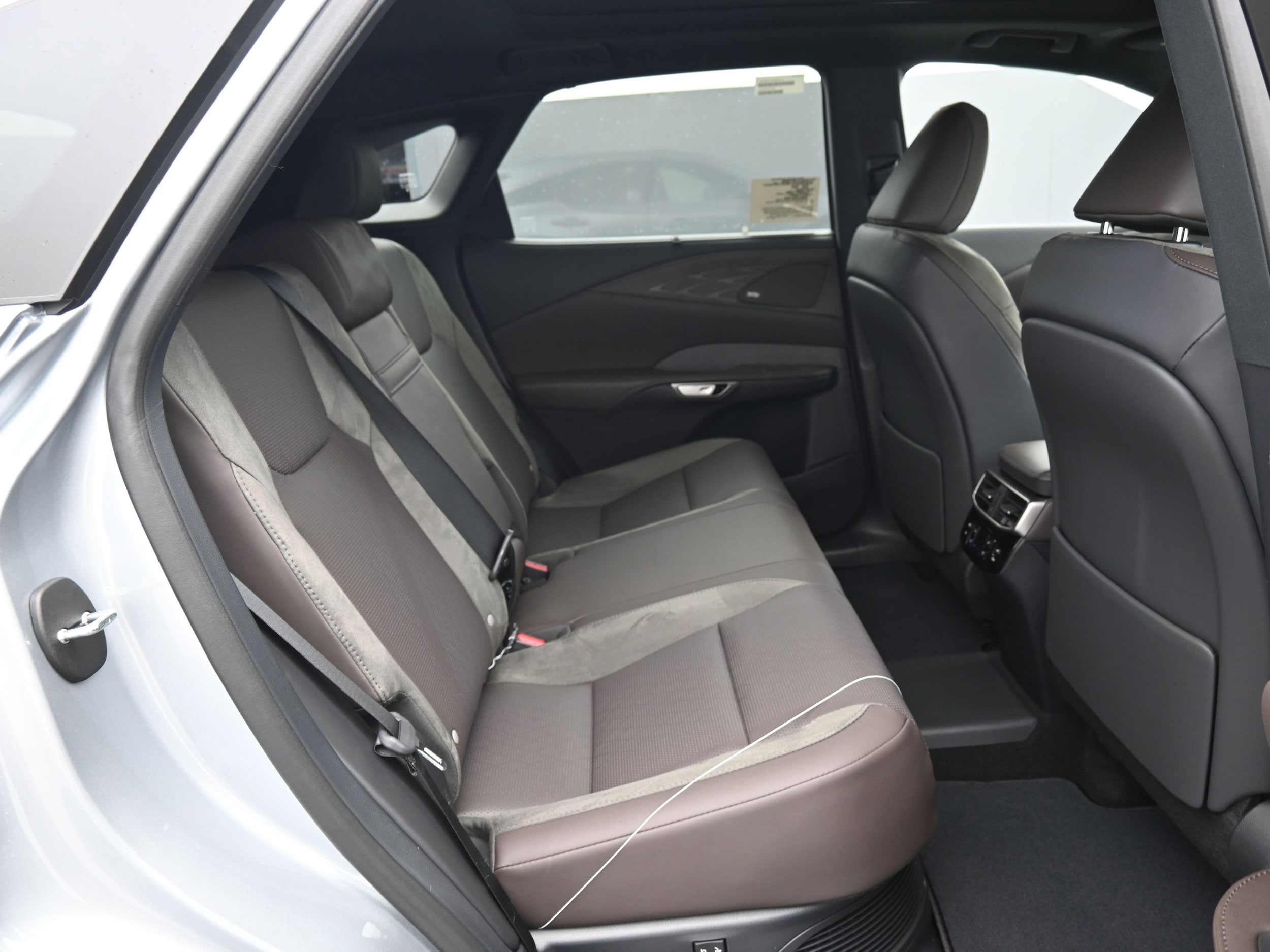 2026 Lexus RX 450h+ Luxury - Photo 12