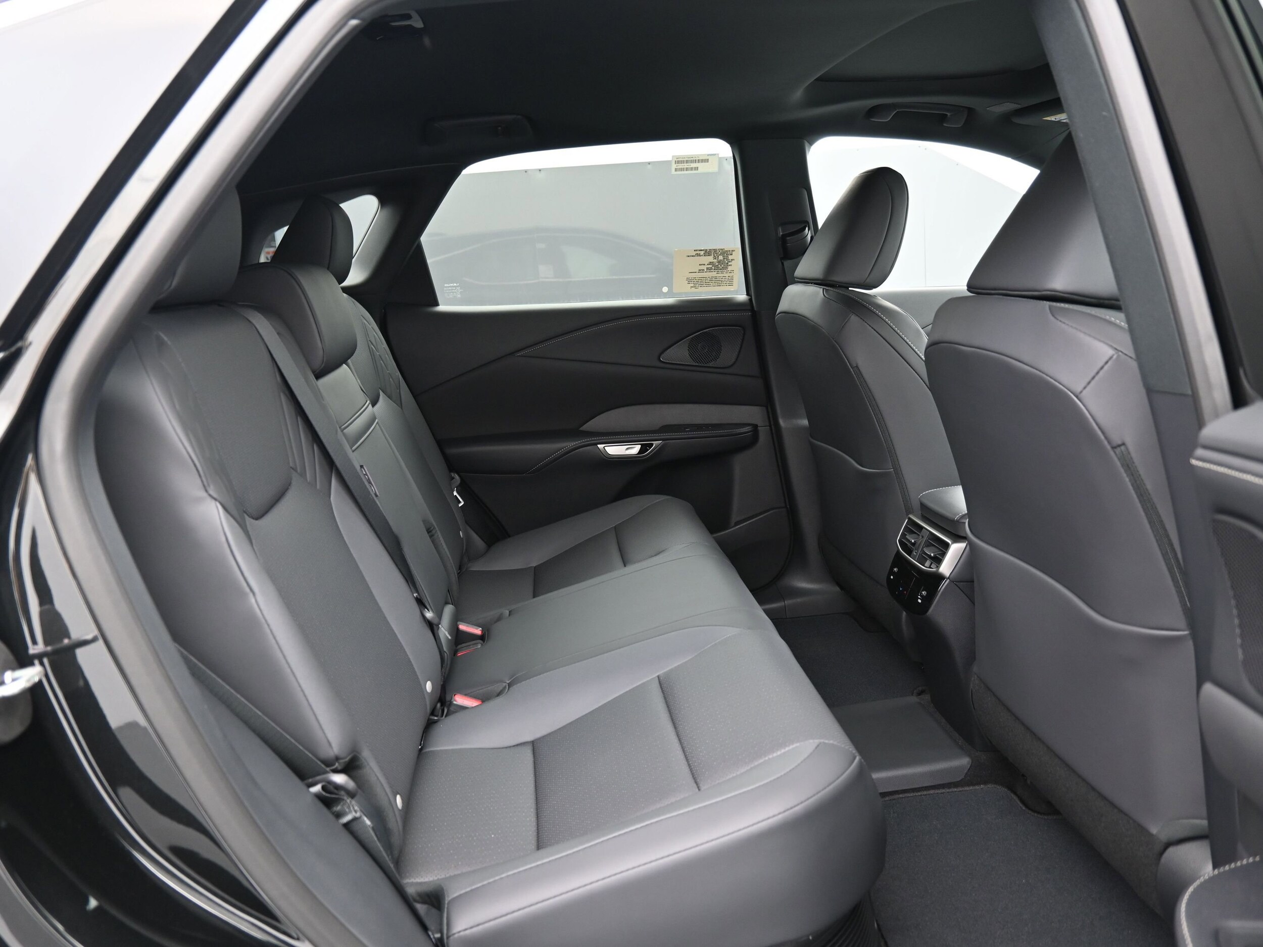 2026 Lexus RX 450h+ Premium - Photo 12