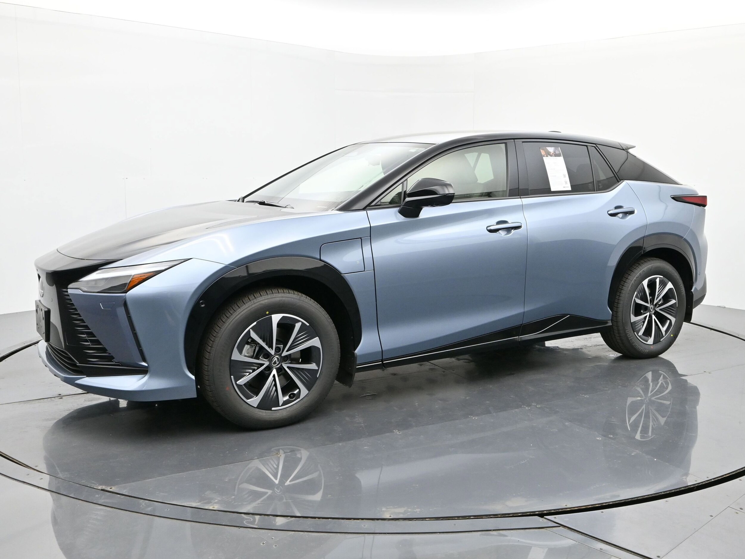 2025 Lexus RZ Premium photo 2
