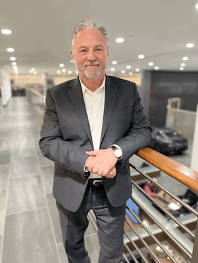 Staff member Richard Emerson from ID_8cdd195e9cb8