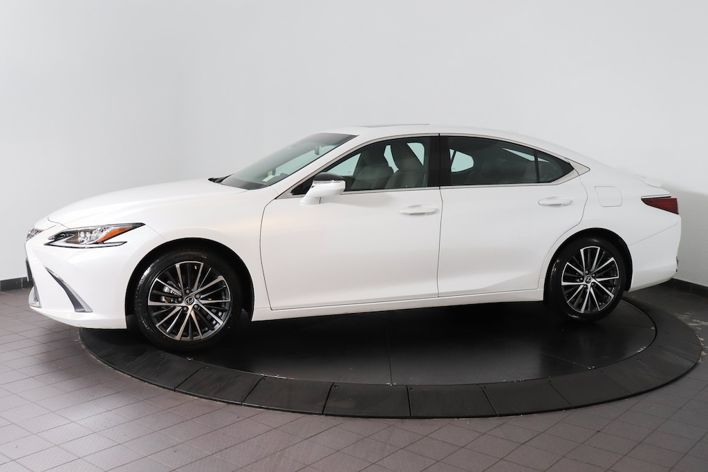 Used 2024 Lexus ES 300h