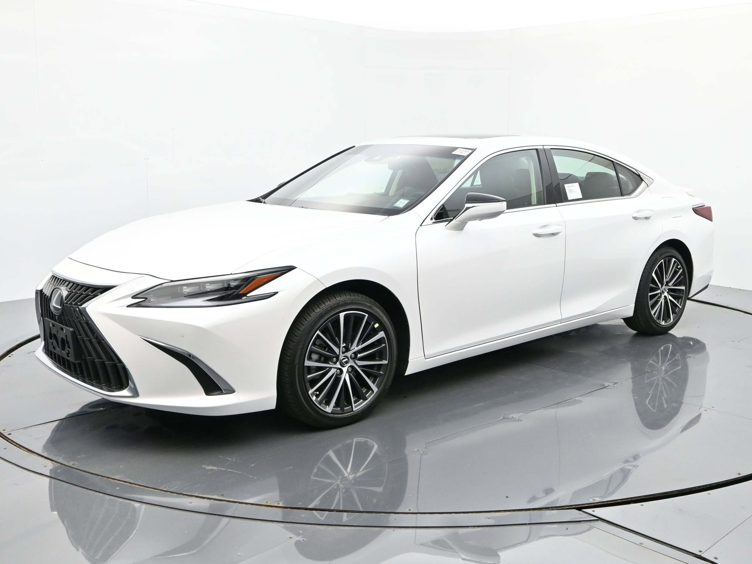 2025 Lexus ES 350 Luxury's photo