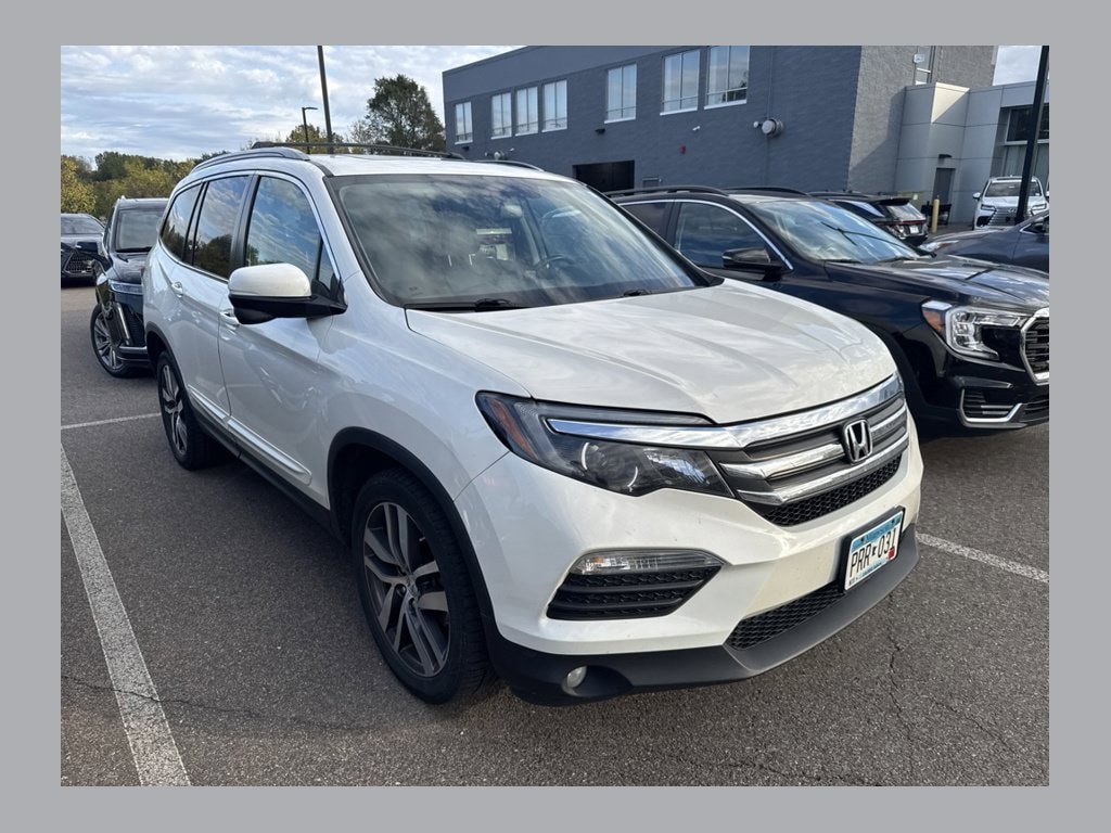 Used 2017 Honda Pilot EX-L with VIN 5FNYF6H55HB097617 for sale in Maplewood, Minnesota