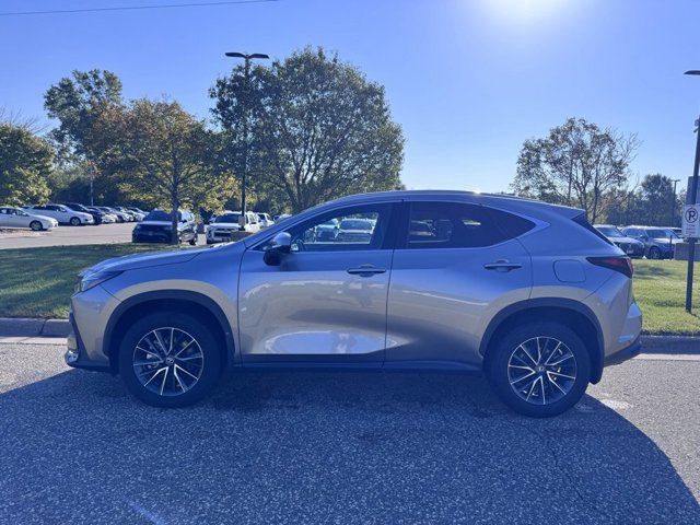 2024 Lexus NX 350 photo 3