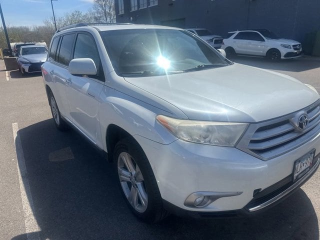 Used 2012 Toyota Highlander Limited with VIN 5TDDK3EH7CS097128 for sale in Maplewood, Minnesota