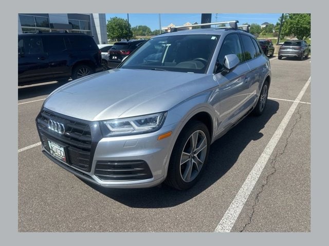 2019 Audi Q5 2.0T quattro S tronic Premium Plus's photo