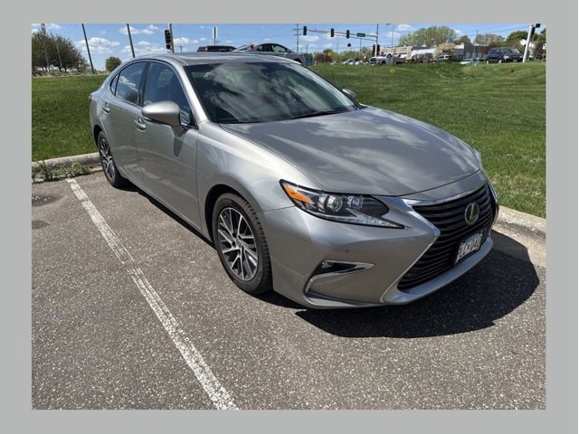 2017 Lexus ES 350 350's photo
