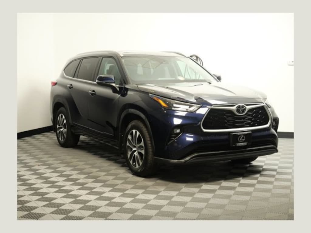 Used 2022 Toyota Highlander XLE SUV