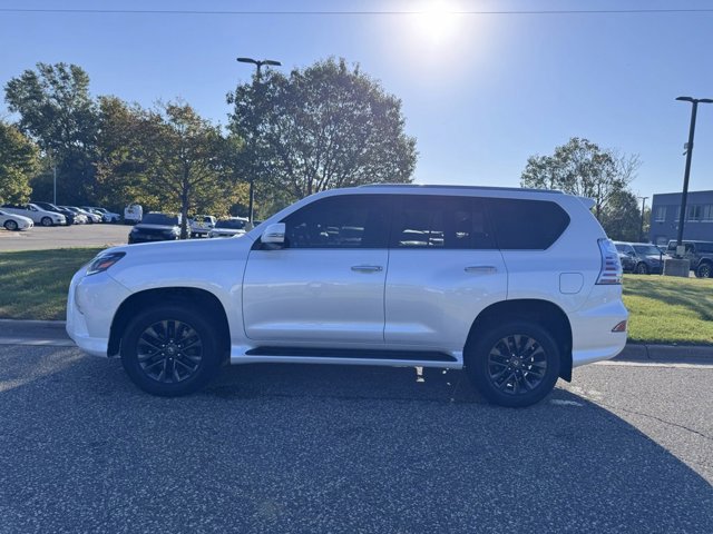 2023 Lexus GX 460 photo 2