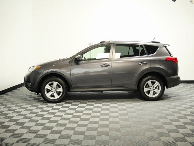 2013 Toyota RAV4 XLE photo 2