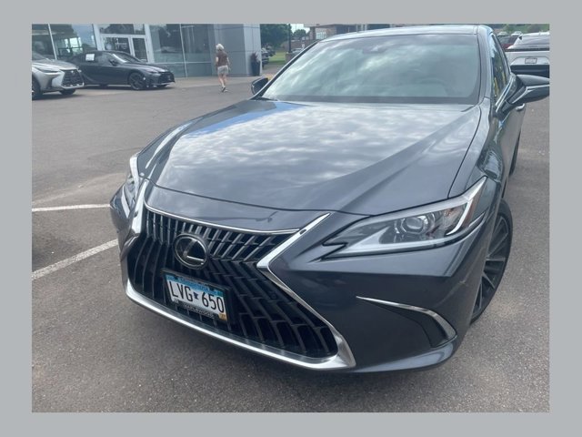 2024 Lexus ES 300h 300h's photo