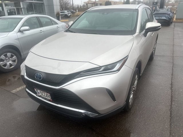 Used 2023 Toyota Venza XLE with VIN JTEAAAAH6PJ129629 for sale in Maplewood, Minnesota