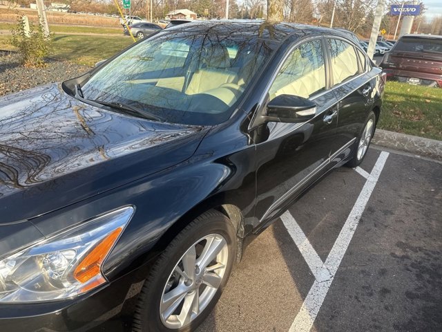 2015 Nissan Altima 2.5 SL photo 2