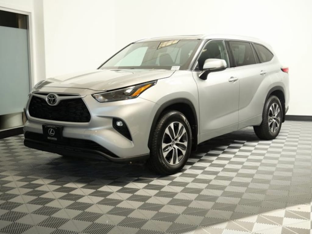 Used 2022 Toyota Highlander XLE SUV